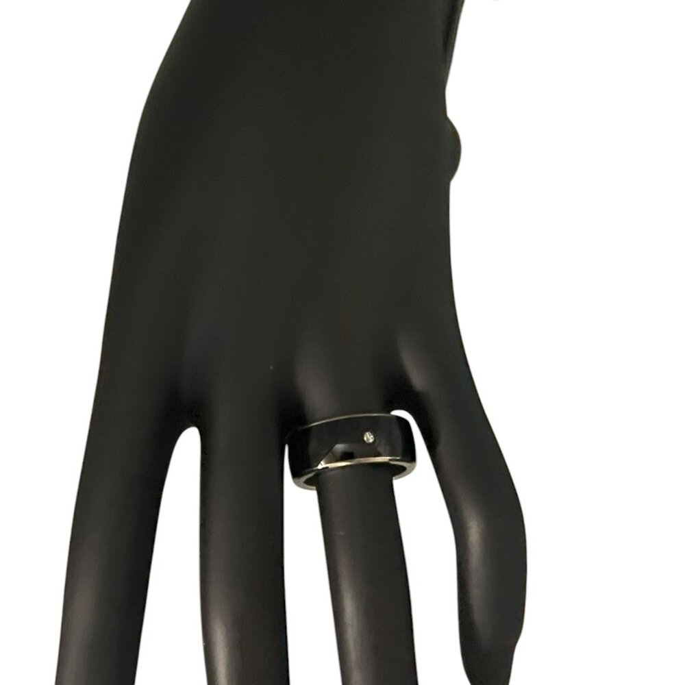 **Black stainless steel diamante ring Size 7.5